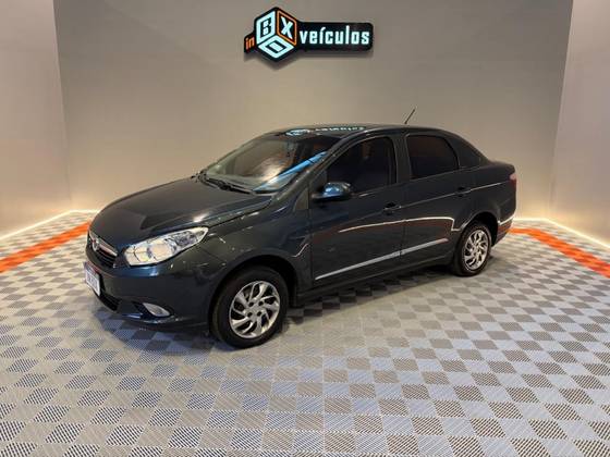 FIAT GRAND SIENA 1.6 MPI ESSENCE 16V FLEX 4P MANUAL FIAT GRAND SIENA 1.6 MPI ESSENCE 16V FLEX 4P MANUAL